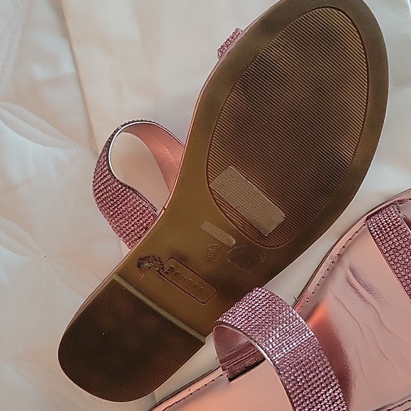 Sandals - Picture 4 of 4